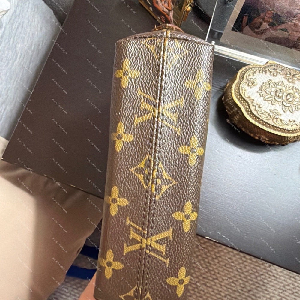 Louis Vuitton Monogram Cosmetic Pouch (Pochette Cosmetique) - Picture 9 of 9